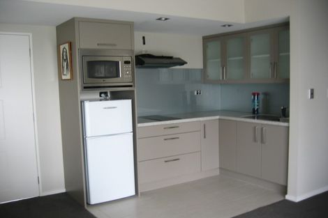 Photo of property in 1/9 Ellangowan Road, Waiake, Auckland, 0630