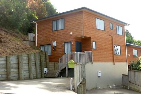 Photo of property in 4 Stella Grove, Newlands, Wellington, 6037