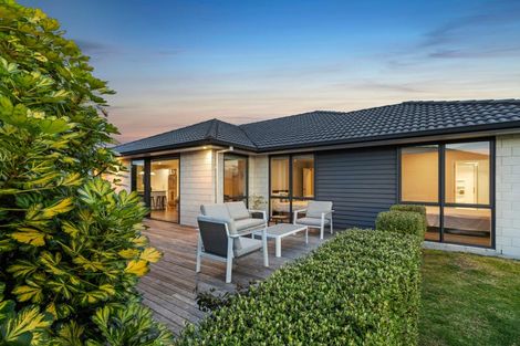 Photo of property in 17 Waterside Drive, Pyes Pa, Tauranga, 3112