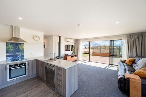 Photo of property in 8 Kingfisher Crescent, Albert Town, Wanaka, 9305