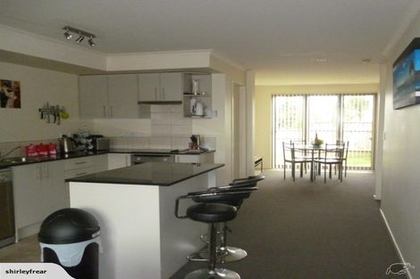 Photo of property in 10 Merlot Lane, Pukekohe, 2120