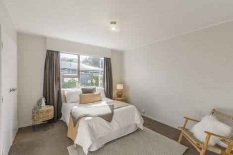 Photo of property in 15 Rosebank Grove, Waikanae, 5036