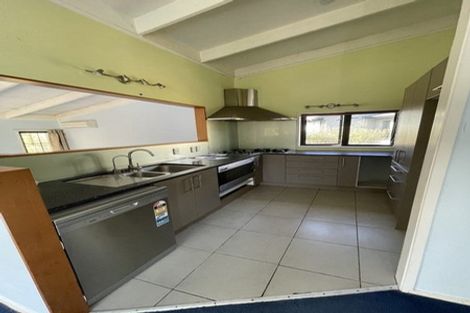 Photo of property in 8 Fitzherbert Avenue, West Harbour, Auckland, 0618