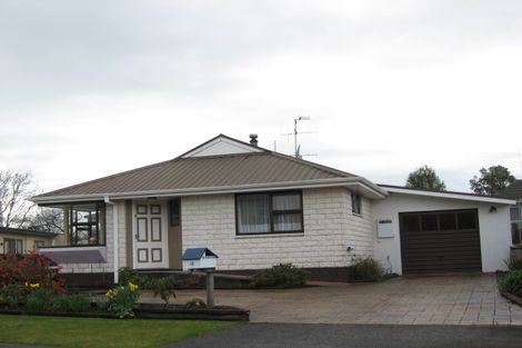 Photo of property in 12 Feary Crescent, Takaka, 7110