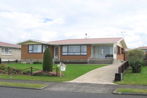 Photo of property in 19 Whitaker Street, Otumoetai, Tauranga, 3110