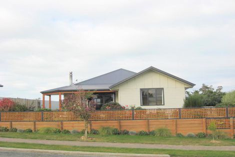 Photo of property in 38 Grove Avenue, Weston, Oamaru, 9401
