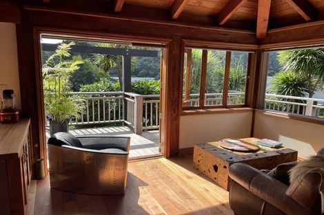 Photo of property in 15 Waiwera Road, Waiwera, Orewa, 0994