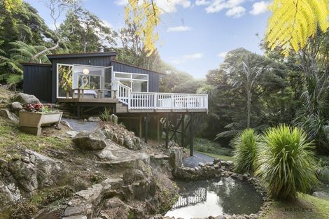 Photo of property in 110 Piha Road, Piha, New Lynn, 0772