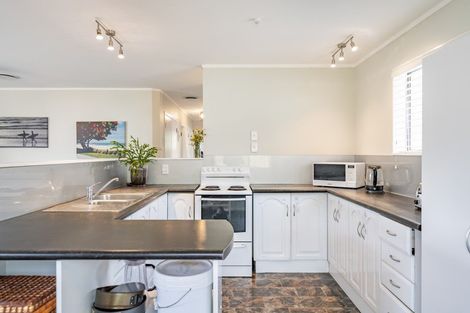 Photo of property in 63 Norana Road, Timberlea, Upper Hutt, 5018