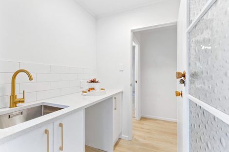 Photo of property in 176 Universal Drive, Henderson, Auckland, 0610