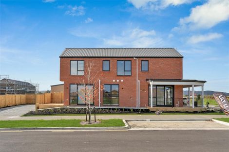 Photo of property in 16 Waimarie Drive, Karaka, 2578