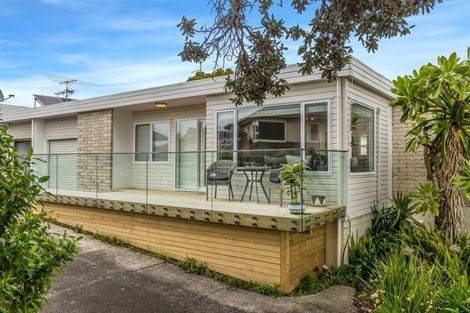 Photo of property in 2/42 Beach Road, Castor Bay, Auckland, 0620