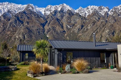 Photo of property in 6 Caithness Court, Jacks Point, Queenstown, 9371
