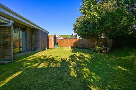 Photo of property in 2 Exeter Place, Tihiotonga, Rotorua, 3015