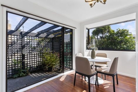 Photo of property in 10b Matipo Road, Mairangi Bay, Auckland, 0630