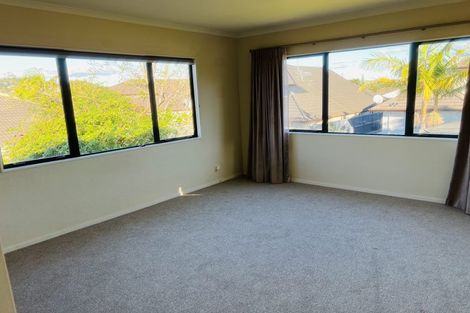 Photo of property in 49 Lilybank Crescent, East Tamaki, Auckland, 2013