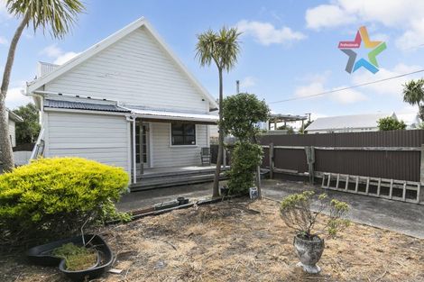 Photo of property in 114 Coutts Street, Kilbirnie, Wellington, 6022