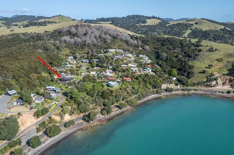 Photo of property in 19 Puriri Road, Te Kouma, Coromandel, 3581