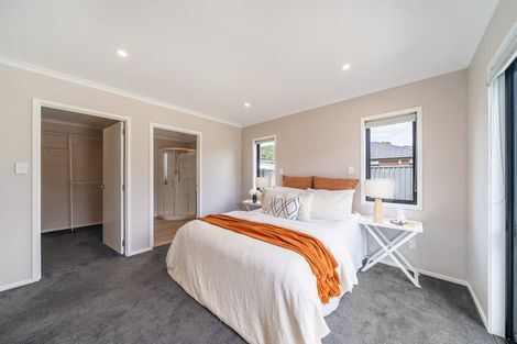 Photo of property in 19 Te Kaeaea Crescent, Wallaceville, Upper Hutt, 5018