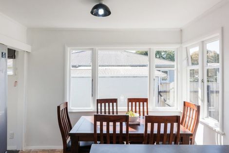 Photo of property in 12 Galway Avenue, Hokowhitu, Palmerston North, 4410