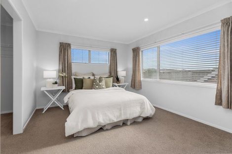 Photo of property in 14 Rochfort Crescent, Pyes Pa, Tauranga, 3112