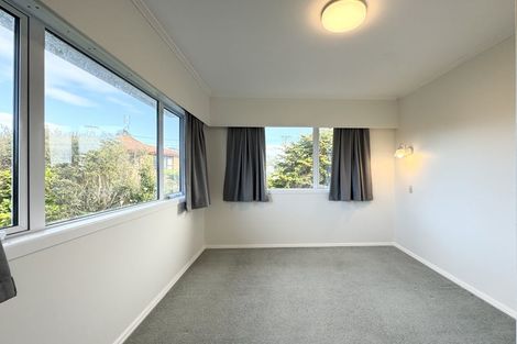 Photo of property in 25 Aberdeen Road, Castor Bay, Auckland, 0620