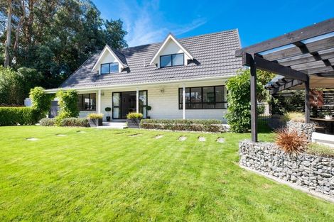 Photo of property in 105 James Cook Street, Havelock North, 4130