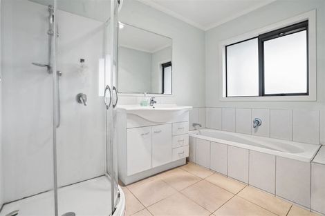 Photo of property in 30a Grove Road, Papakura, 2110