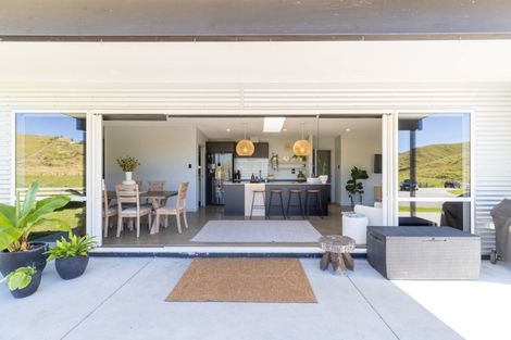 Photo of property in 224 Seafield Road, Eskdale, Napier, 4182