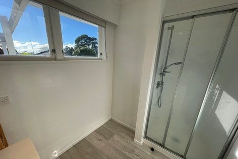 Photo of property in 15 Agincourt Street, Glenfield, Auckland, 0629
