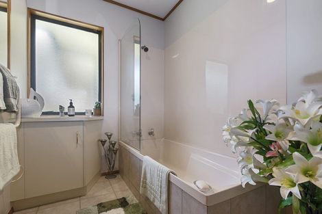 Photo of property in 2 Forest Place, Lynmore, Rotorua, 3010