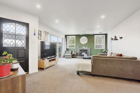 Photo of property in 8 Doggett Place, Rangiora, 7400