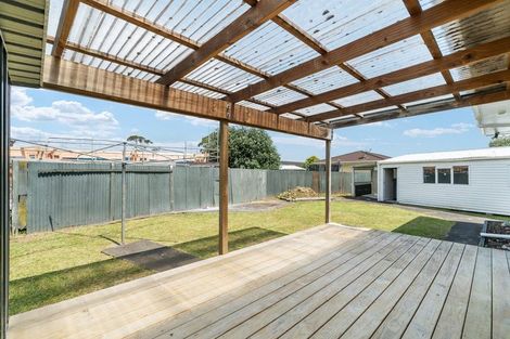Photo of property in 58 Sharland Avenue, Manurewa, Auckland, 2102