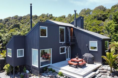 Photo of property in 26 Stanton Crescent, Karoro, Greymouth, 7805