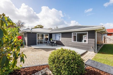 Photo of property in 4 Gladys Place, Kelvin Grove, Palmerston North, 4414