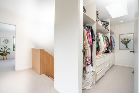 Photo of property in 17 Kim Street, Khandallah, Wellington, 6035