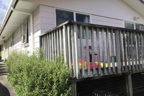 Photo of property in 10a Kiernan Place, Kelston, Auckland, 0602
