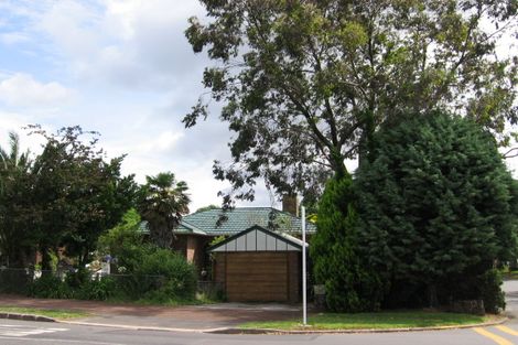 Photo of property in 36 Muripara Avenue, Point Chevalier, Auckland, 1022