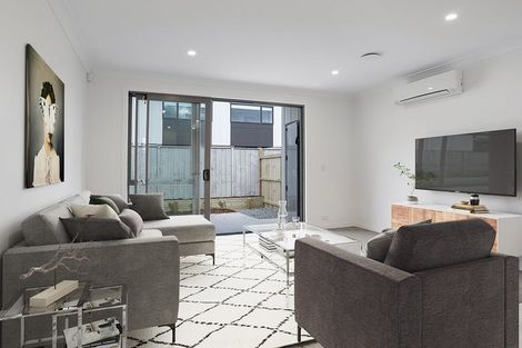 Photo of property in 15 Periko Way, Takanini, 2112