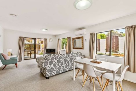 Photo of property in 3/68 View Road, Henderson, Auckland, 0612