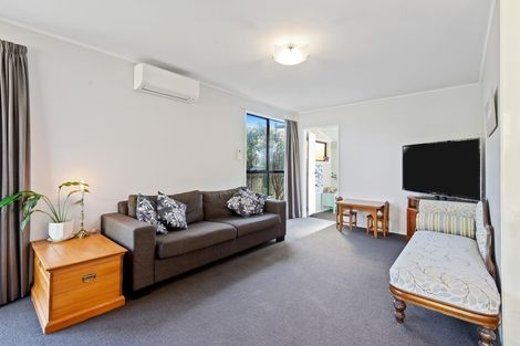 Photo of property in 5 Glucina Place, Glen Eden, Auckland, 0602