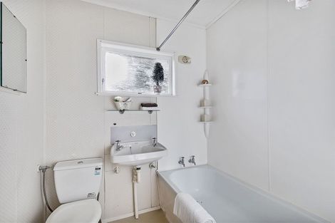 Photo of property in 1/14 Lynn Road, Bayview, Auckland, 0629