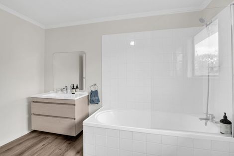 Photo of property in 7 Kowai Place, Amberley, 7410