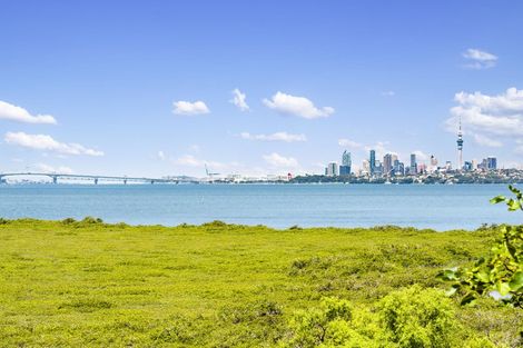 Photo of property in 33 Dawnhaven Drive, Te Atatu Peninsula, Auckland, 0610