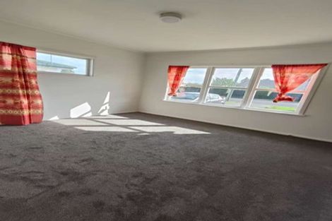 Photo of property in 30 Edmund Hillary Avenue, Papakura, 2110