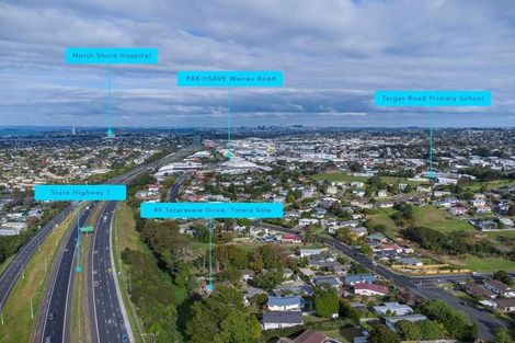 Photo of property in 49 Totaravale Drive, Totara Vale, Auckland, 0629