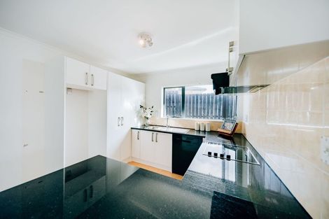 Photo of property in 4 Eloise Place, Clendon Park, Auckland, 2103