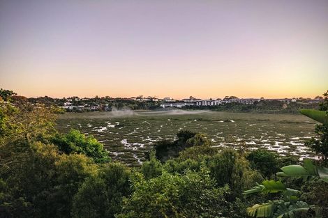 Photo of property in 90 Exmouth Road, Northcote, Auckland, 0627