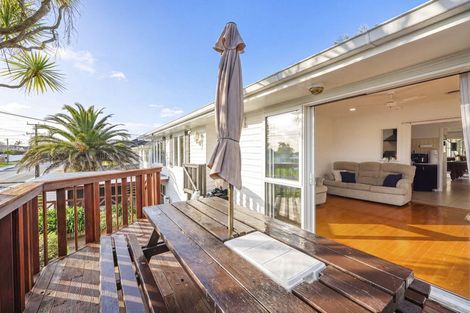 Photo of property in 44 Farquhar Road, Glendene, Auckland, 0602