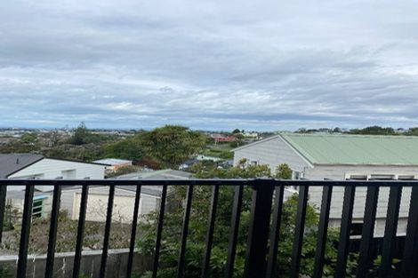 Photo of property in 201/553c Glenfield Road, Glenfield, Auckland, 0629